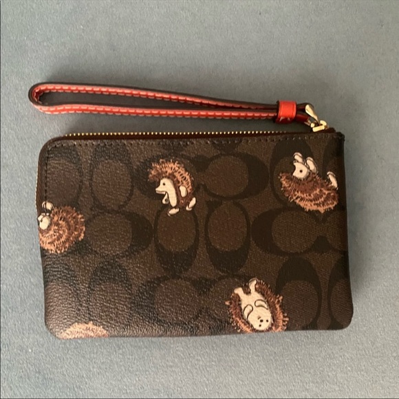 NWT Coach Wristlet In Signature Canvas and Smooth Leather with Hedgehog print - Picture 7 of 8